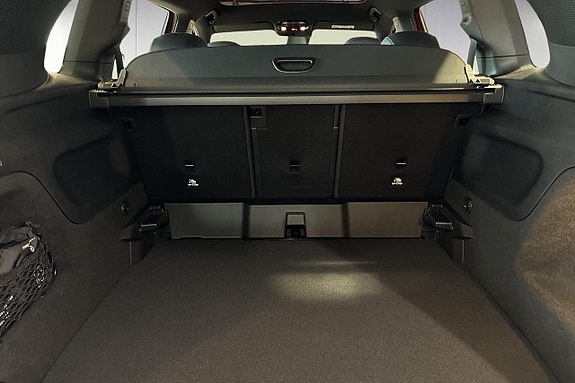 Mercedes-Benz GLB350 12 of 13