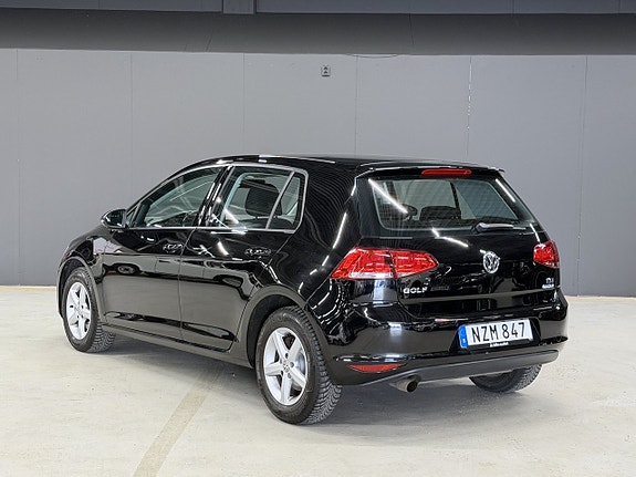 Volkswagen Golf VII 2 of 10