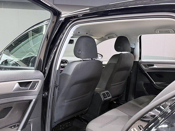 Volkswagen Golf VII 9 of 10