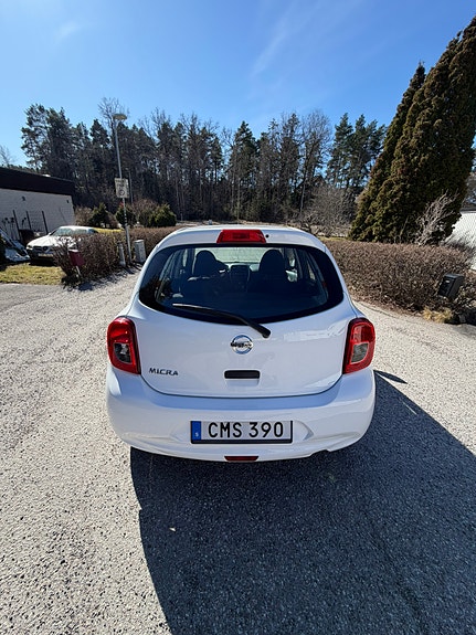 Nissan Micra 4 of 5