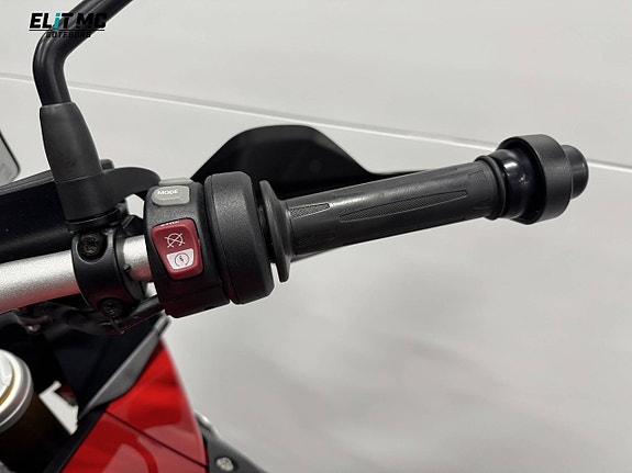 BMW Motorrad S 1000 XR Dynamic Leo Vince 15 of 17