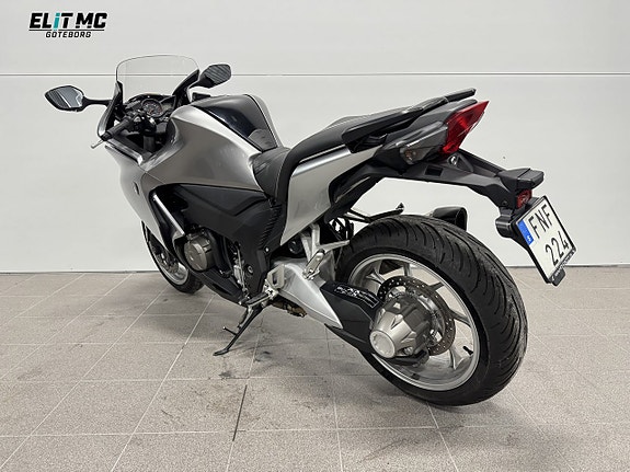 Honda Powersports VFR1200F | Akrapovic | Låga Mil | Nybesiktad 10 of 19