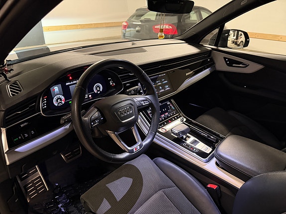 Audi SQ7 11 of 19