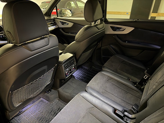 Audi SQ7 10 of 19