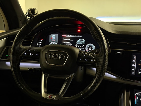 Audi SQ7 13 of 19