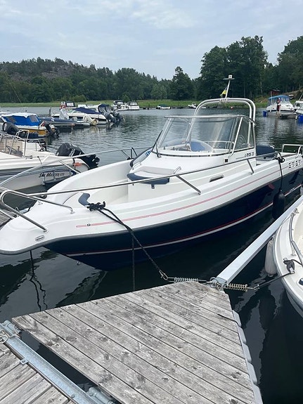 Ryds 23 WA - 04 - Mecruiser 4.3  - Nyservad - Polerad 12 of 12