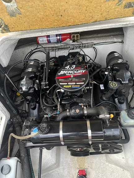 Ryds 23 WA - 04 - Mecruiser 4.3  - Nyservad - Polerad 6 of 12