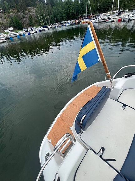 Ryds 23 WA - 04 - Mecruiser 4.3  - Nyservad - Polerad 8 of 12