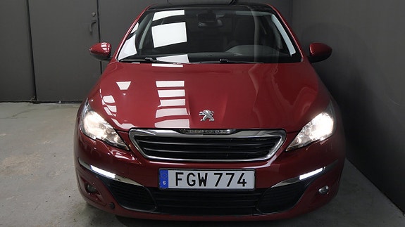 Peugeot 308 4 of 5