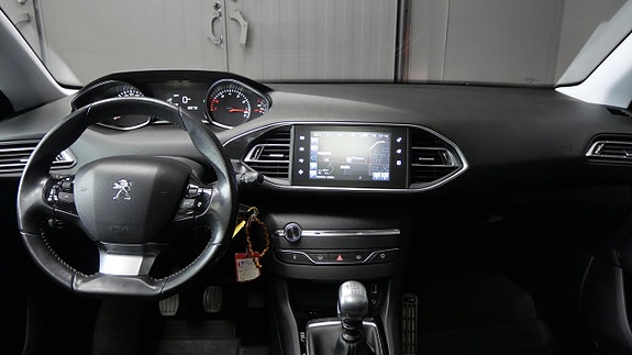 Peugeot 308 17 of 25