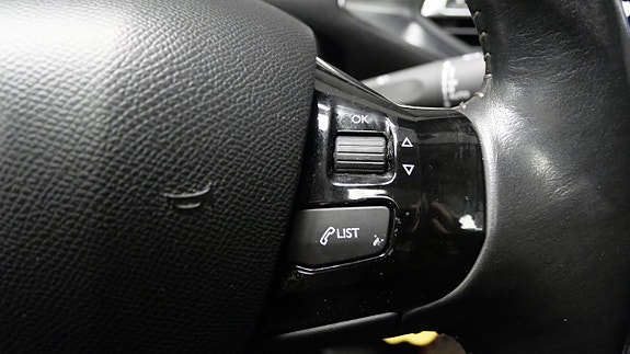 Peugeot 308 19 of 25