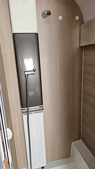 Adria ADORA 613HT Långbäddar / frontkök 7 of 17