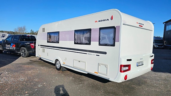 Adria ADORA 613HT Långbäddar / frontkök 3 of 17