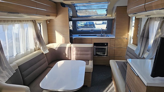Adria ADORA 613HT Långbäddar / frontkök 11 of 17