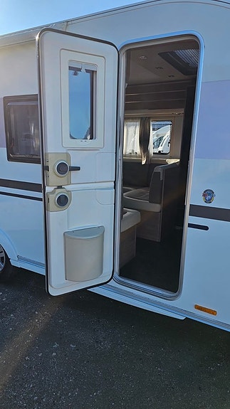 Adria ADORA 613HT Långbäddar / frontkök 15 of 17