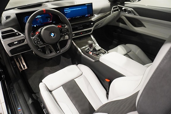 BMW M4 4 of 5
