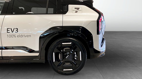 Kia EV3 9 of 9