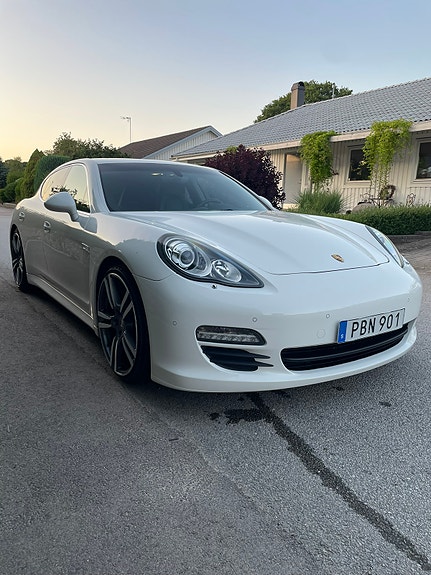 Porsche Panamera S 2 of 5