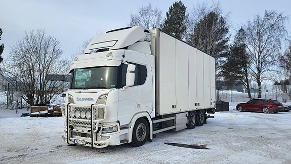 Scania R520 6x2*4 kylbil