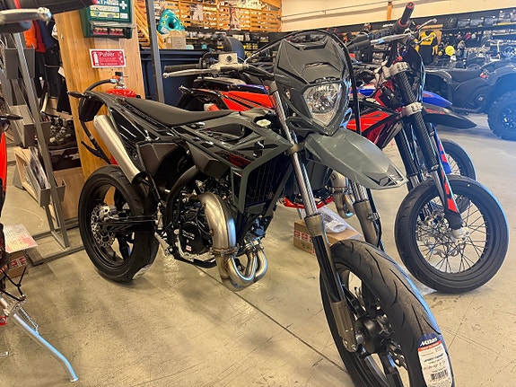 Beta RR MOTARD 2T 50 Nu äntligen i butik igen! 2 of 3