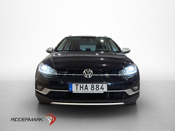 Volkswagen Golf Alltrack 2 of 5