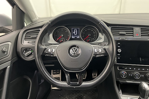Volkswagen Golf Alltrack 10 of 25
