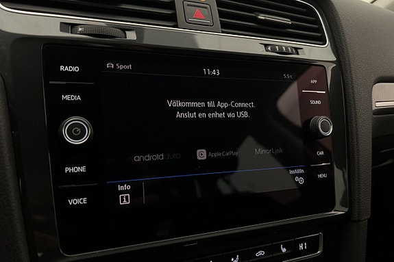 Volkswagen Golf Alltrack 18 of 25