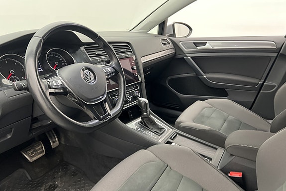 Volkswagen Golf Alltrack 9 of 25
