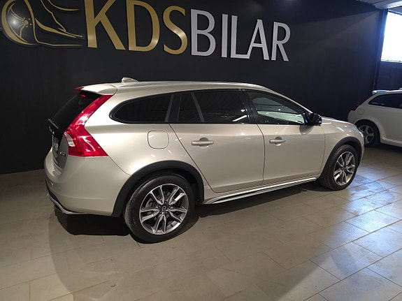 Volvo V60 Cross Country 5 of 5