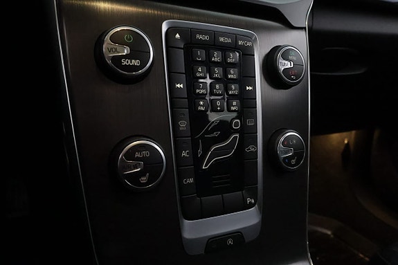 Volvo V40 17 of 24