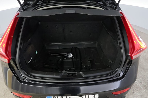 Volvo V40 8 of 24