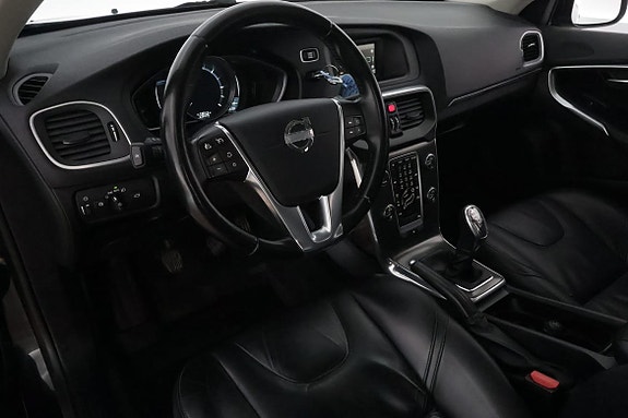 Volvo V40 11 of 24
