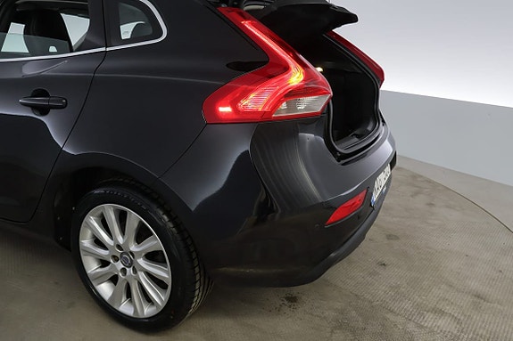 Volvo V40 7 of 24