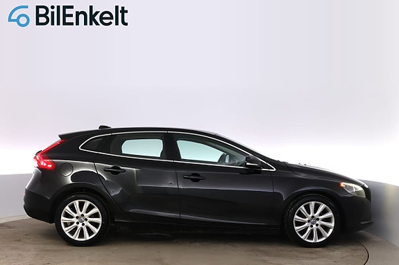 Volvo V40 2 of 24