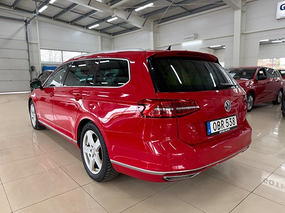 Volkswagen Passat 13 of 26