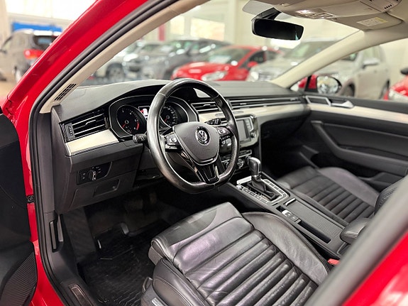 Volkswagen Passat 14 of 26