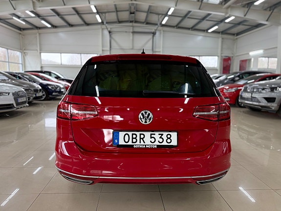 Volkswagen Passat 12 of 26