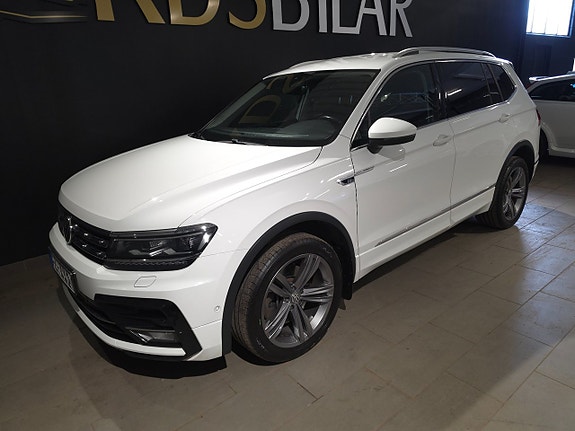 Volkswagen Tiguan Allspace 2 of 5