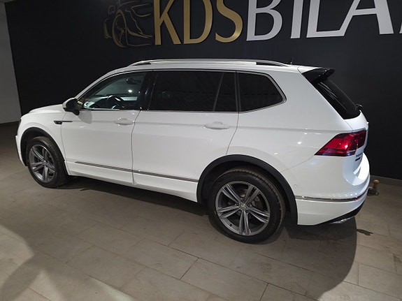 Volkswagen Tiguan Allspace 3 of 5