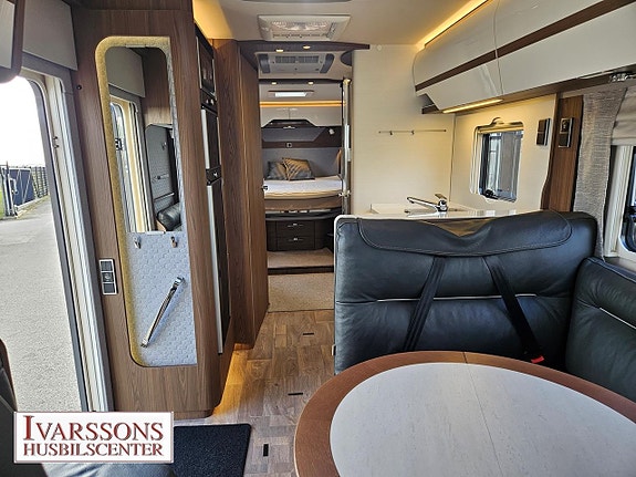 Hymer B 890 ML / Queensbed / Hyd-stödben / Mercedes / Automat / Alde 8 of 27