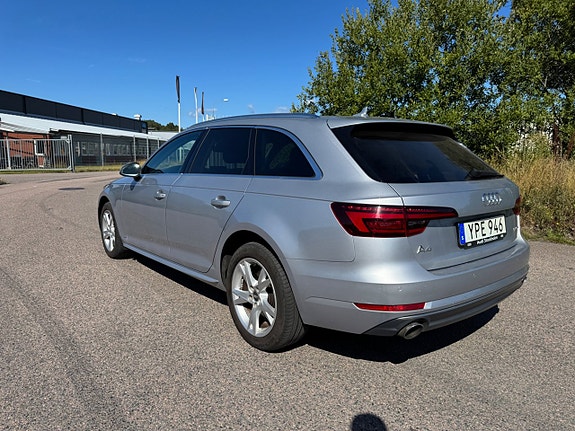 Audi A4 3 of 19