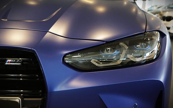 BMW M4 3 of 5