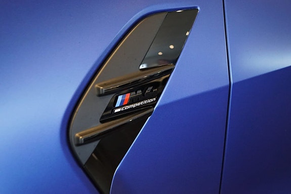 BMW M4 4 of 5