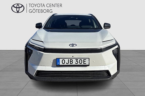 Toyota bZ4X 7 of 12