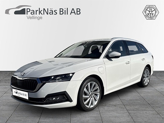Skoda Octavia 2 of 5