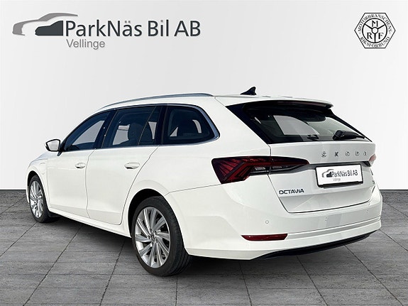 Skoda Octavia 3 of 5