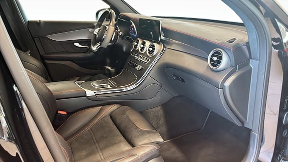 Mercedes-Benz GLC300 de 3 of 5