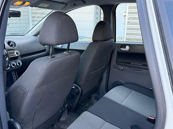 Mitsubishi Colt 6 of 6