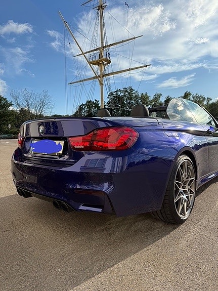 BMW M4 4 of 5
