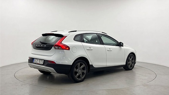 Volvo V40 Cross Country 4 of 5